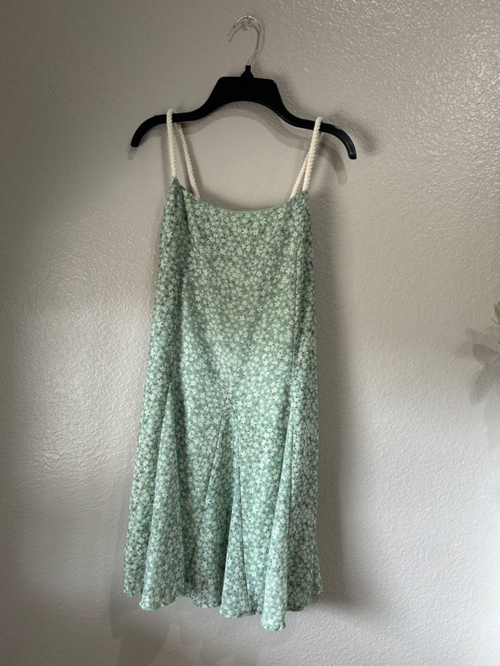 Pink Lily Sage Green Floral Slip Dress Daisy Print W/o Back tie Sz M TC0291